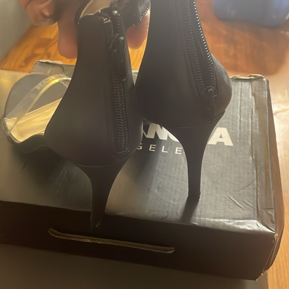 Fashion Nova heels 🆕 - Picture 2 of 5